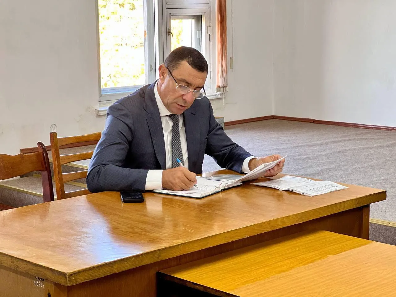 Особистий прийом у Теплодарі: депутат облради Дмитро Чапір взяв звернення під контроль